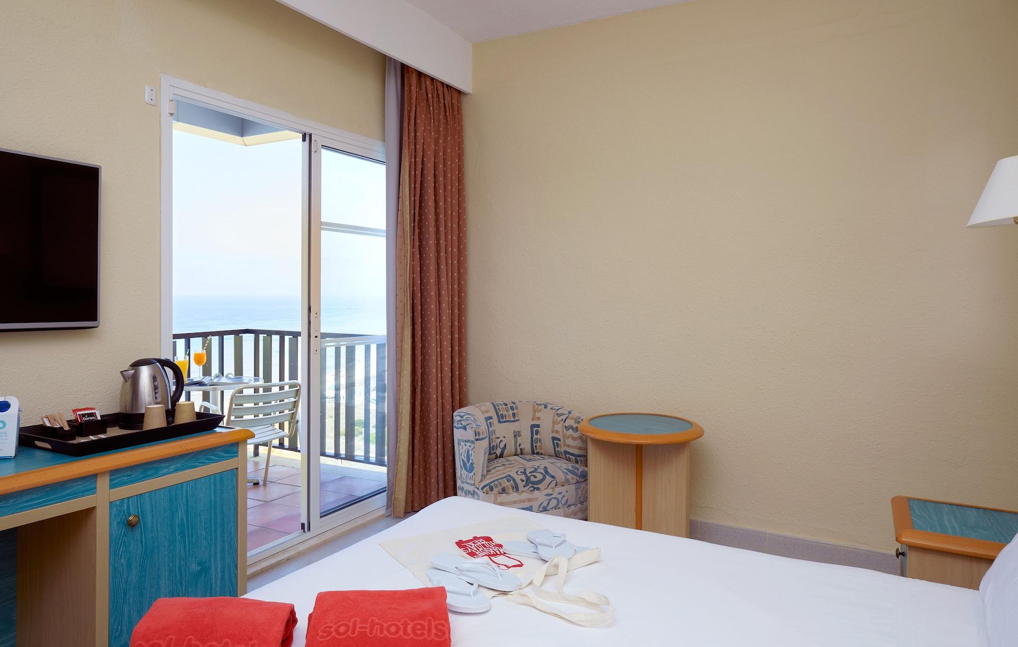 Sol Milanos Pingueinos Hotel Son Bou Bagian luar foto
