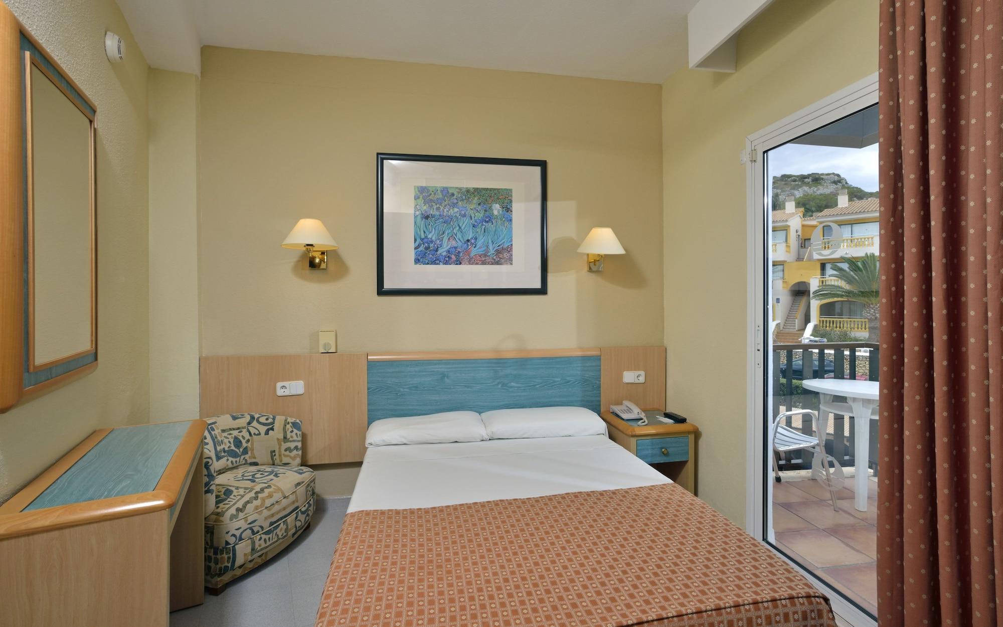 Sol Milanos Pingueinos Hotel Son Bou Bagian luar foto
