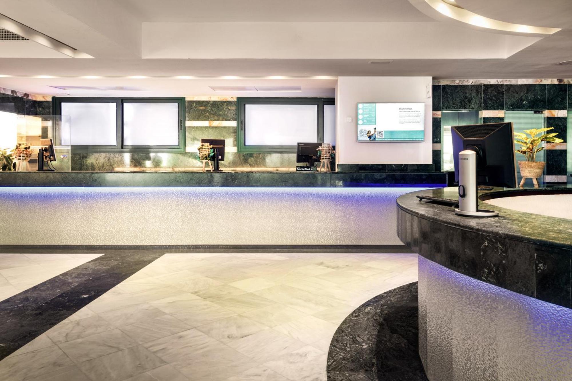 Sol Milanos Pingueinos Hotel Son Bou Bagian luar foto