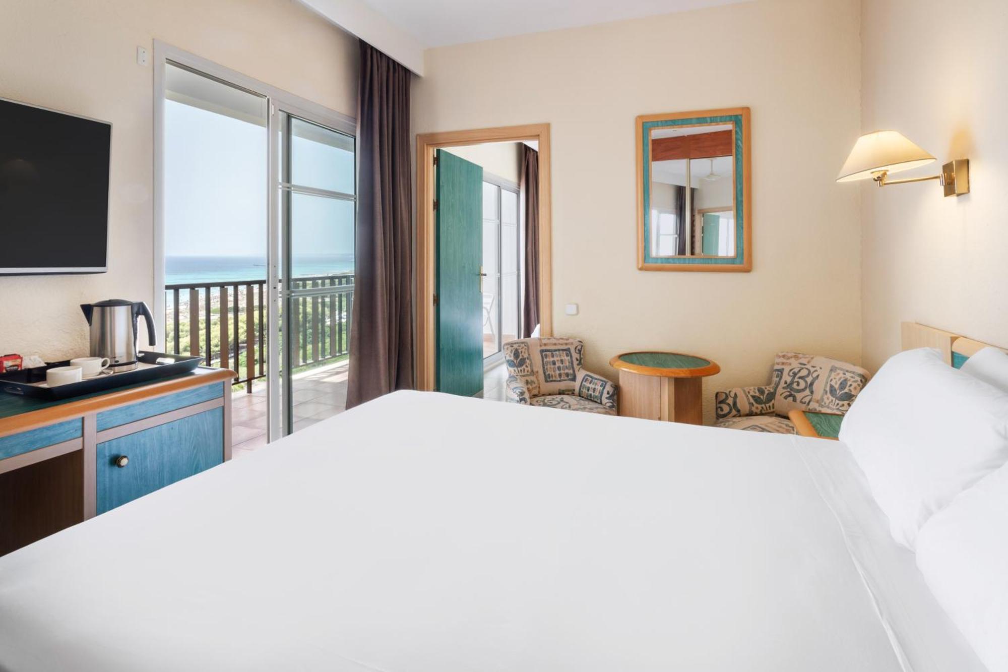 Sol Milanos Pingueinos Hotel Son Bou Bagian luar foto