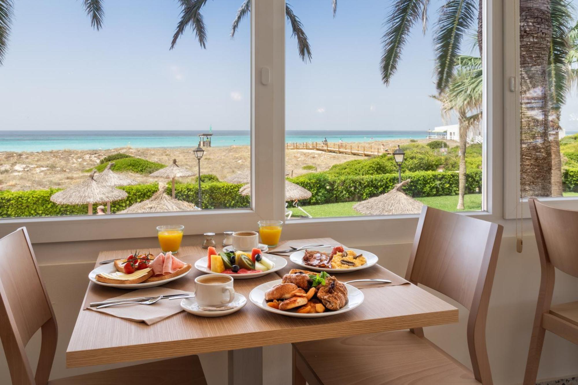 Sol Milanos Pingueinos Hotel Son Bou Bagian luar foto