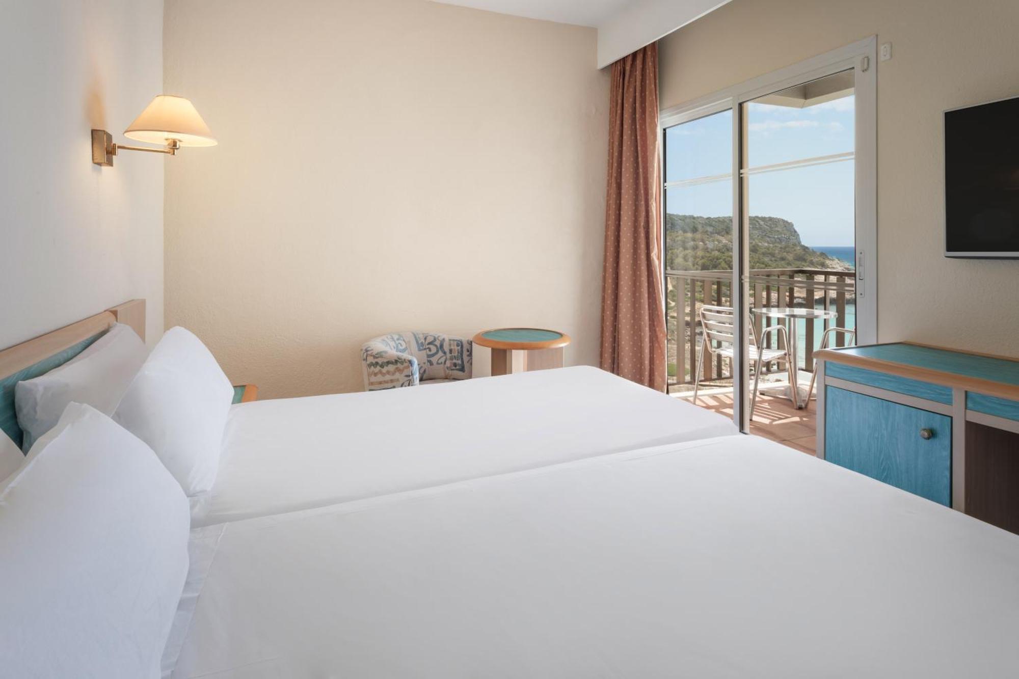 Sol Milanos Pingueinos Hotel Son Bou Bagian luar foto