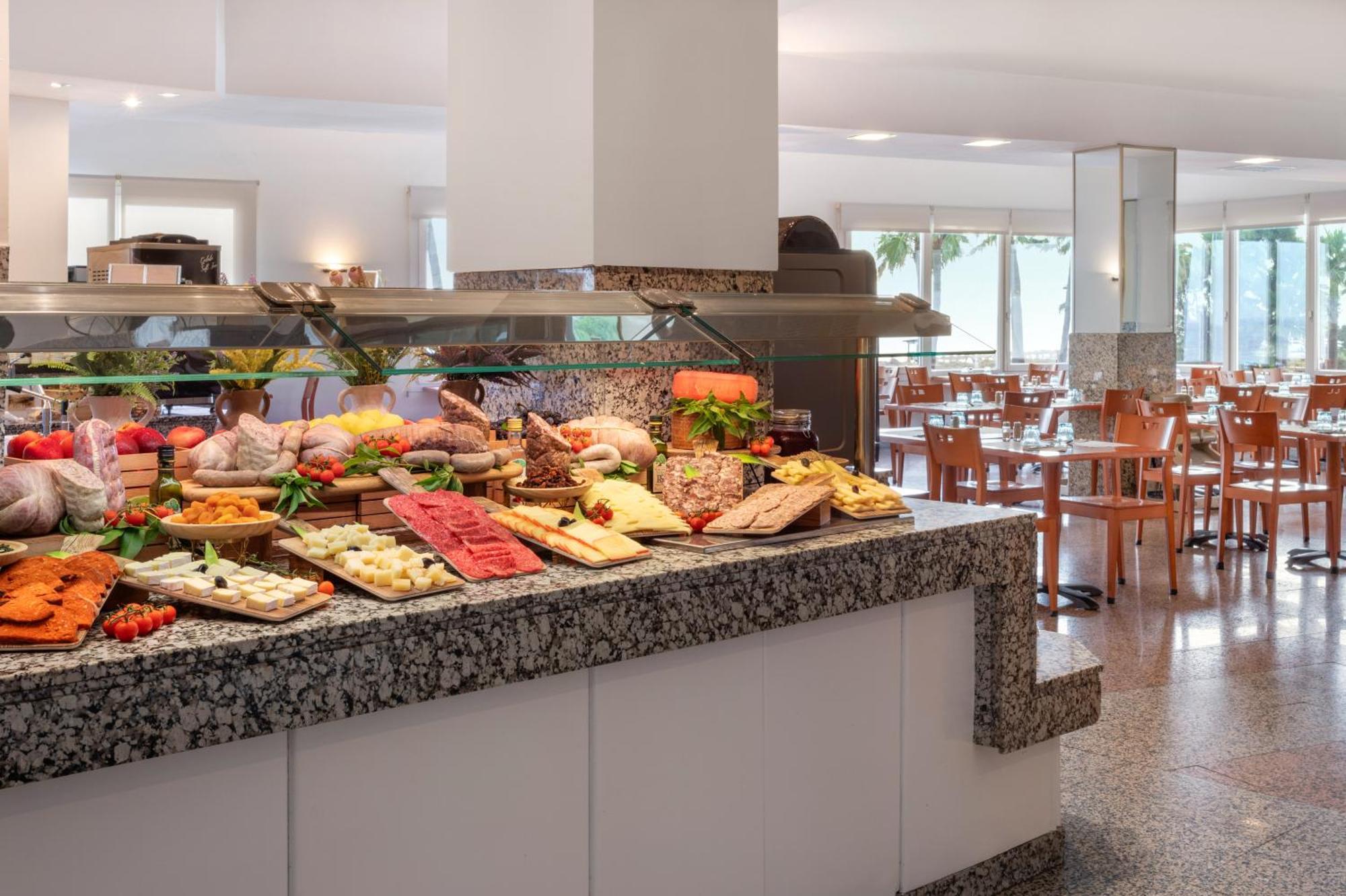 Sol Milanos Pingueinos Hotel Son Bou Bagian luar foto